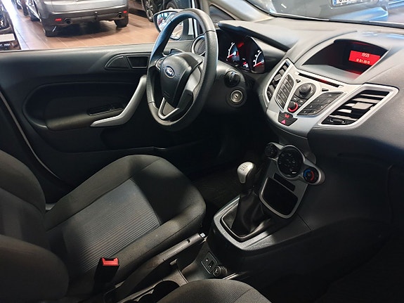 Ford Fiesta 4 of 5
