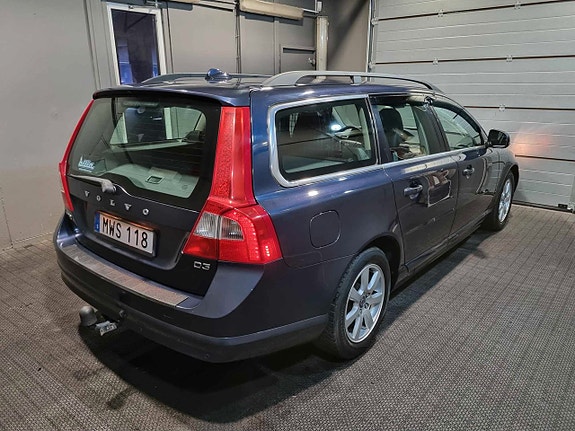 Volvo V70 4 of 5