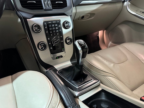 Volvo V40 17 of 19
