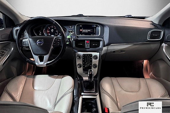 Volvo V40 11 of 19
