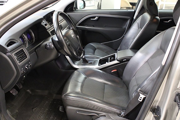 Volvo V70 4 of 14