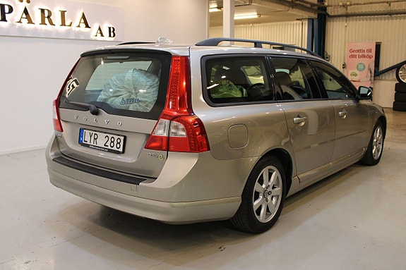Volvo V70 4 of 10