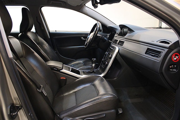 Volvo V70 8 of 10