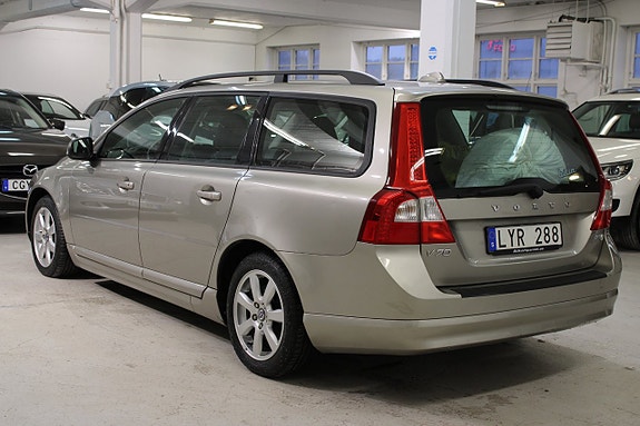 Volvo V70 12 of 14