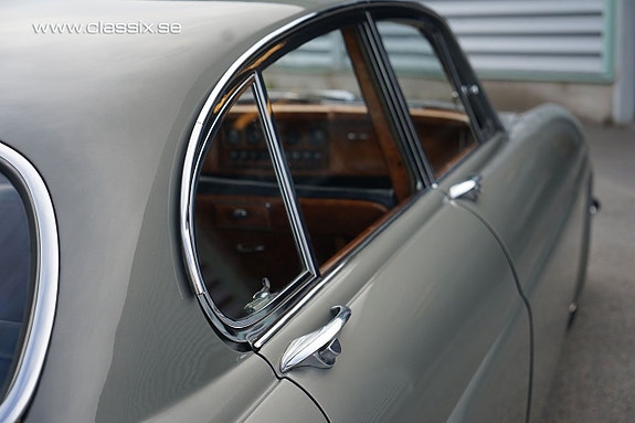 Jaguar Mark X 5 of 5