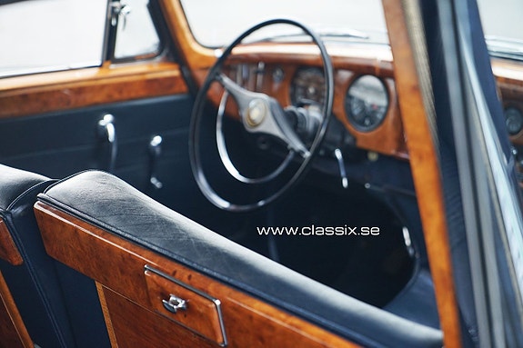 Jaguar Mark X 7 of 11