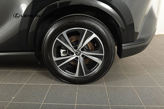 Lexus RX350h 24 of 27