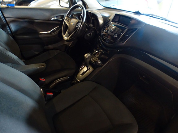 Chevrolet Orlando 13 of 16