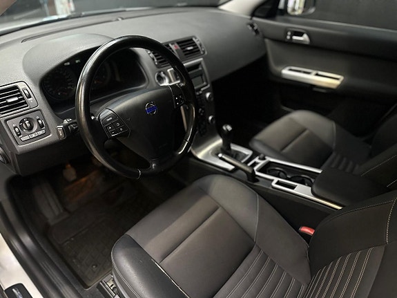 Volvo V50 7 of 22