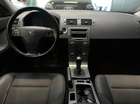 Volvo V50 8 of 22