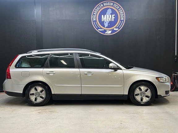 Volvo V50 3 of 22