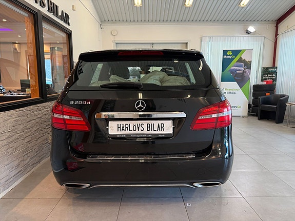 Mercedes-Benz B200 d 10 of 21