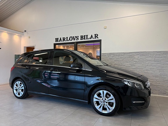Mercedes-Benz B200 d 4 of 5