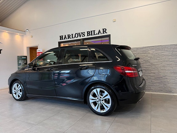 Mercedes-Benz B200 d 5 of 5