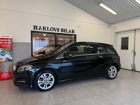 Mercedes-Benz B200 d 3 of 5