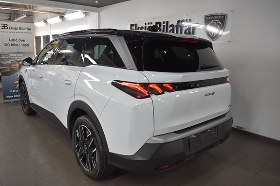 Peugeot e-5008 4 of 5