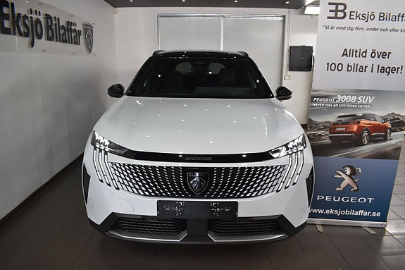 Peugeot e-5008 2 of 5