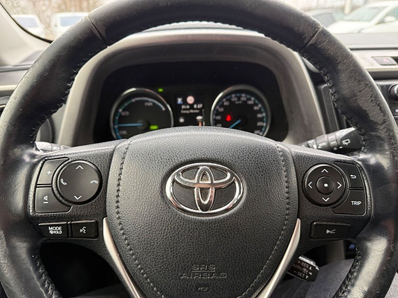 Toyota RAV4 14 of 19
