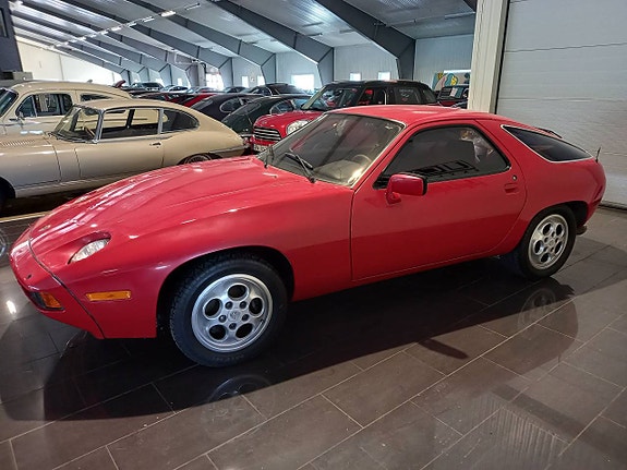 Porsche 928 4 of 5
