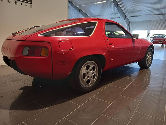Porsche 928 3 of 5