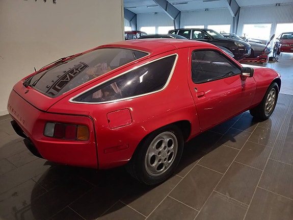 Porsche 928 8 of 20
