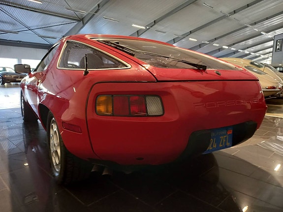 Porsche 928 13 of 20