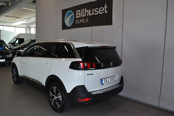 Peugeot 5008 3 of 5