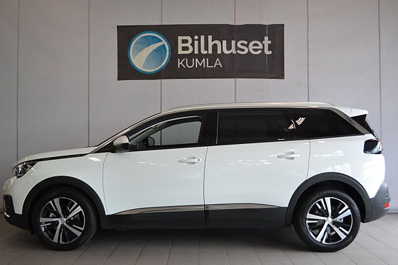 Peugeot 5008 2 of 5