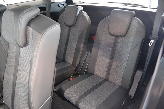 Peugeot 5008 7 of 9