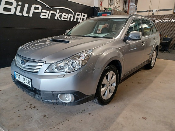 Subaru Outback 2 of 5