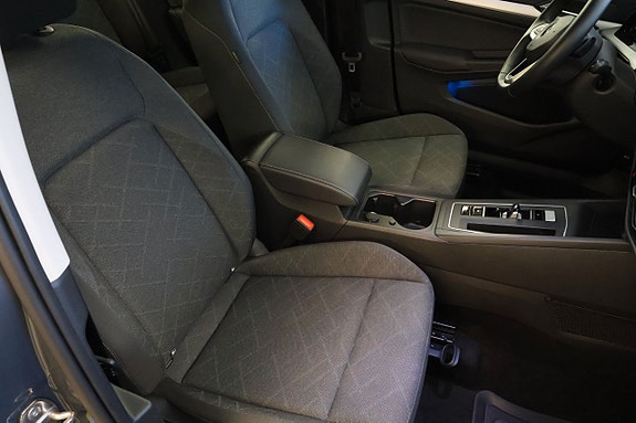 Volkswagen Golf VIII 8 of 30