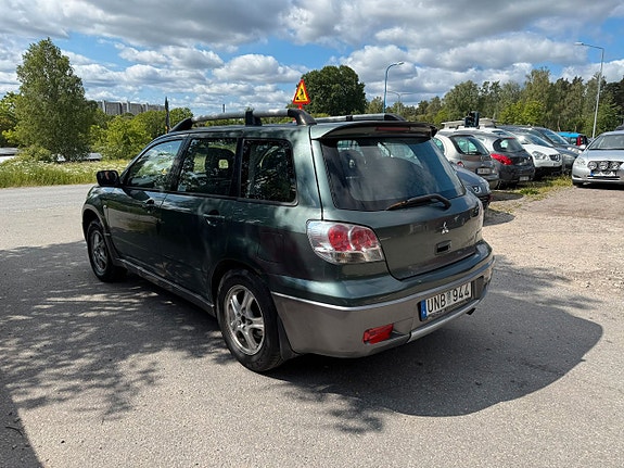 Mitsubishi Outlander 3 of 5