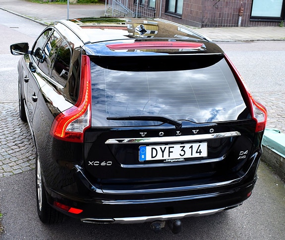 Volvo XC60 8 of 13