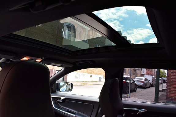Volvo XC60 9 of 13
