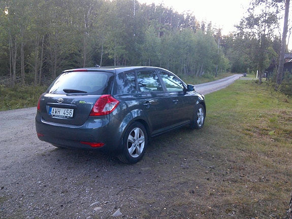 Kia Ceed 3 of 8