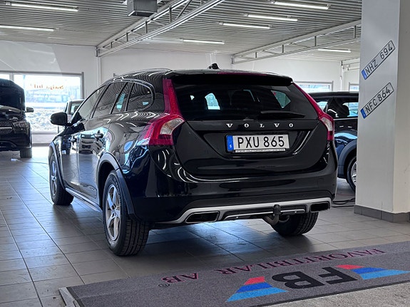 Volvo V60 Cross Country 14 of 15