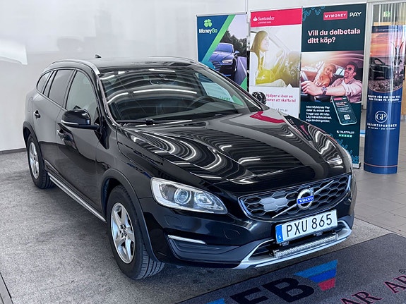 Volvo V60 Cross Country 3 of 5