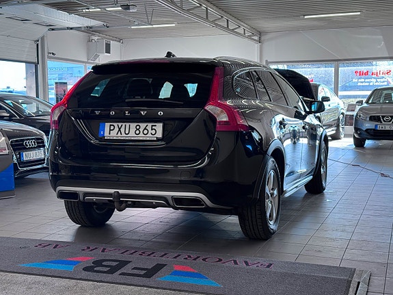 Volvo V60 Cross Country 15 of 15