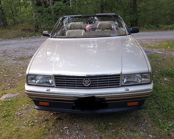 Cadillac Allante 4 of 4