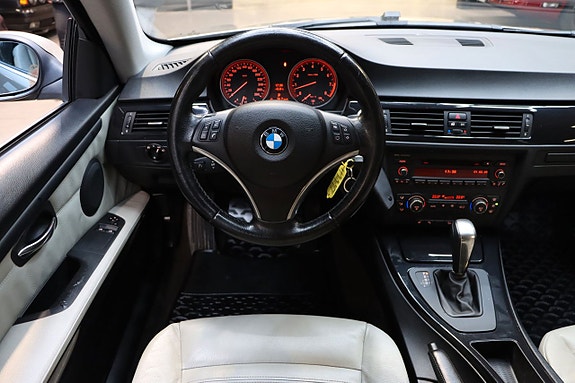 BMW 325Xi 24 of 27