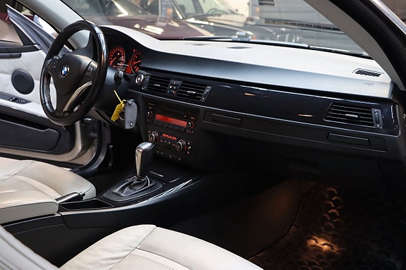 BMW 325Xi 18 of 27