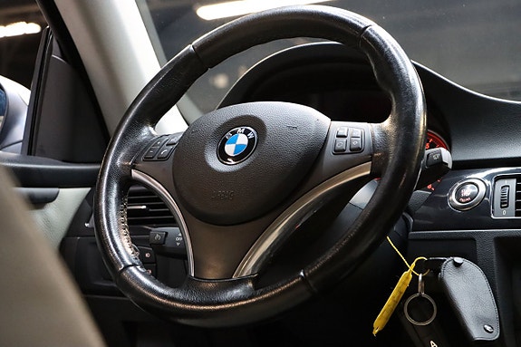 BMW 325Xi 20 of 27