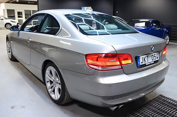 BMW 325Xi 6 of 27