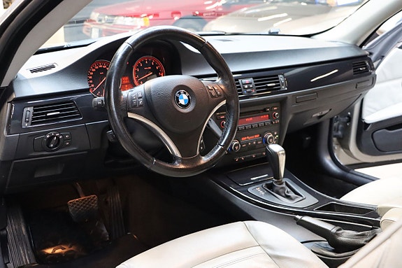 BMW 325Xi 13 of 27