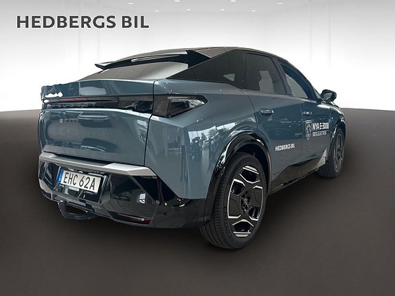 Peugeot e-3008 3 of 5