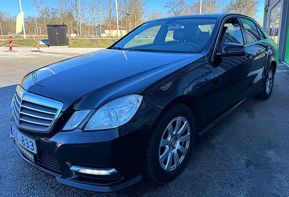 Mercedes-Benz E200 2 of 5