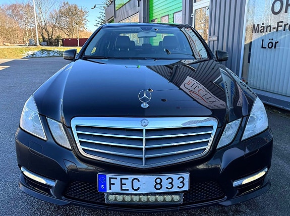 Mercedes-Benz E200 9 of 23