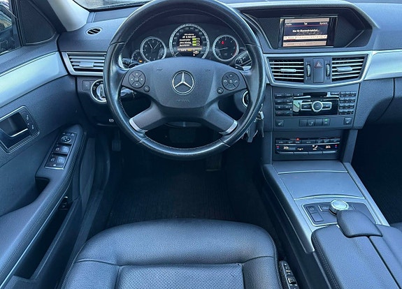 Mercedes-Benz E200 15 of 23