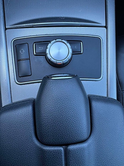 Mercedes-Benz E200 21 of 23