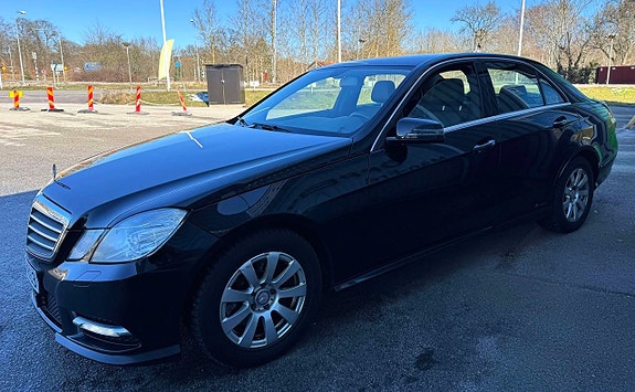 Mercedes-Benz E200 7 of 23